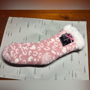 Cuddl Duds Ladies Pink Sherpa Lined Lounge Socks-NWT